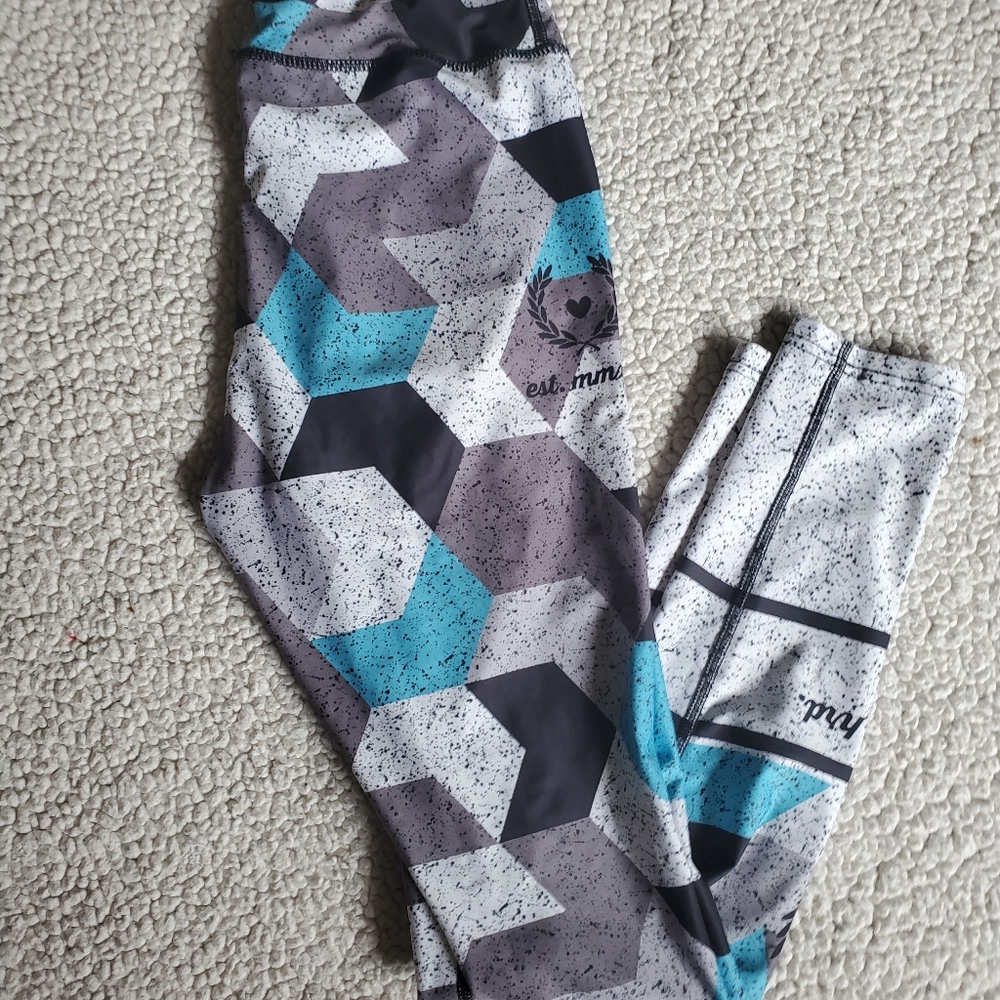 Love Fitness Leggings blue grey geometric design